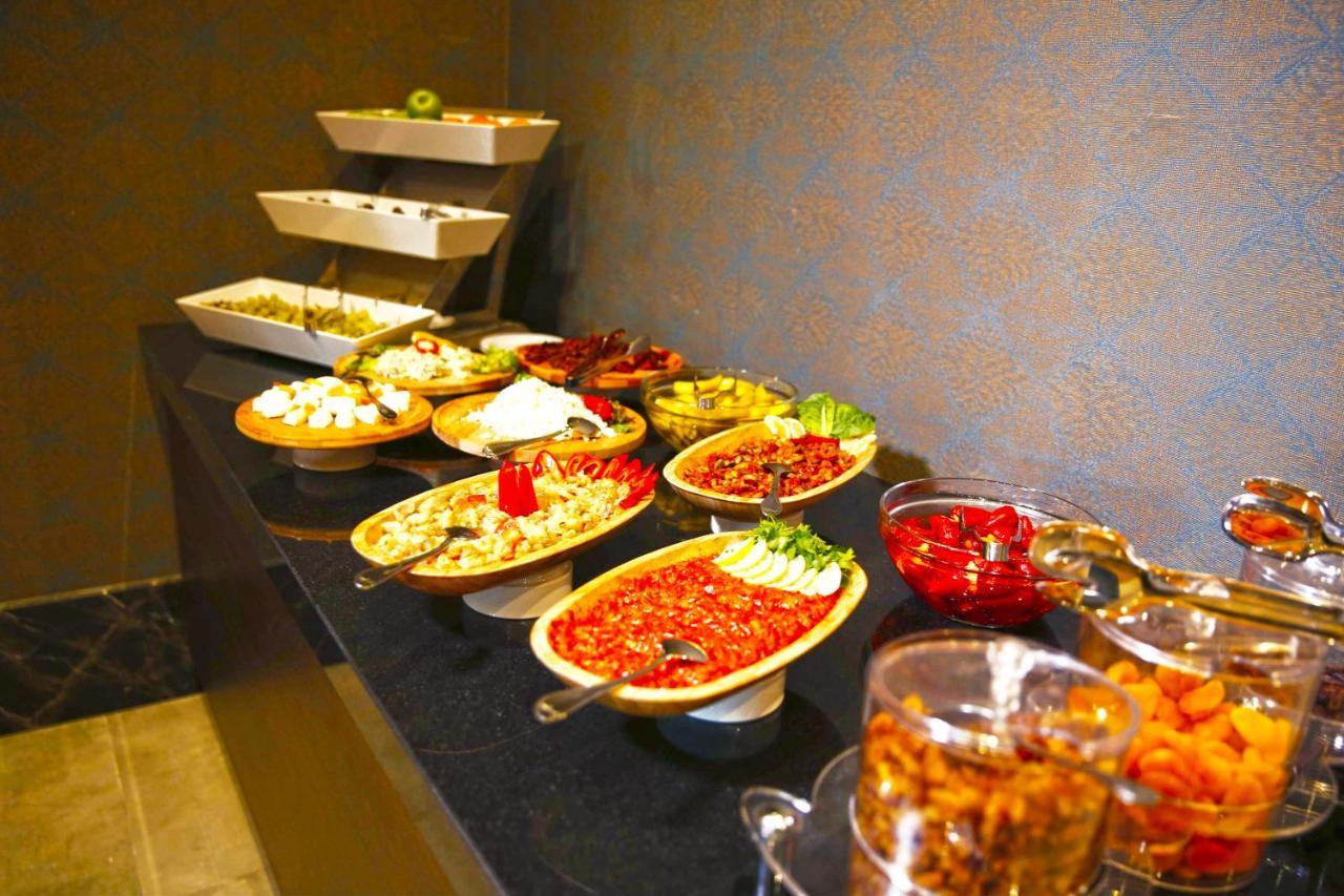 The Green Park Газиантеп Екстериор снимка A selection of meze