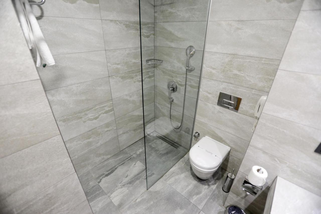 The Green Park Газиантеп Екстериор снимка A shower cubicle